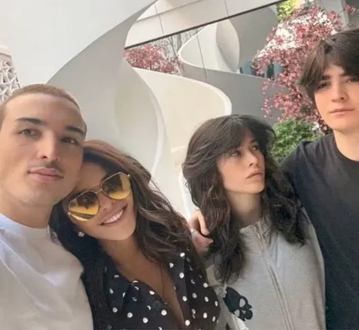 Lauren Sanchez Bezos/Instagram Lauren Sánchez Bezos con sus tres hijos.