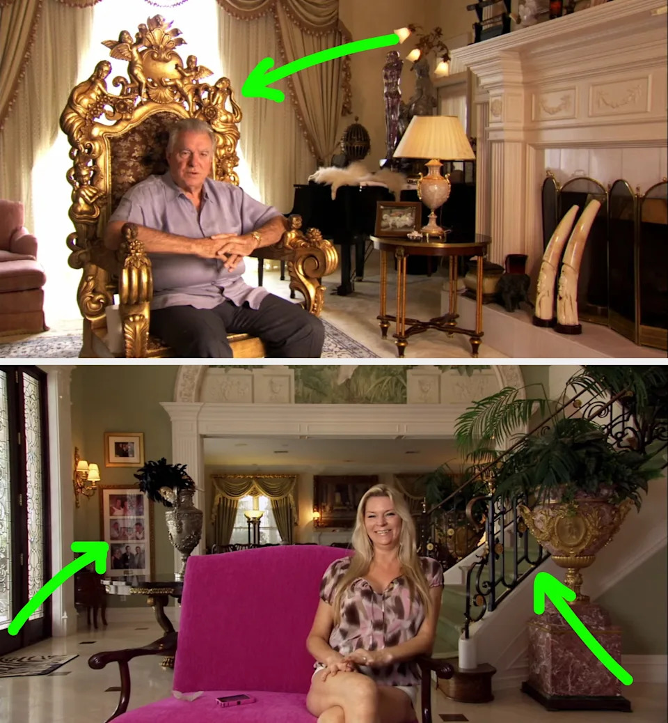 El marido y la mujer sentados por separado en habitaciones lujosas, cada uno en sillas ornamentadas. La decoración de la habitación incluye muebles lujosos y detalles decorativos en el interior. "La reina de Versalles"