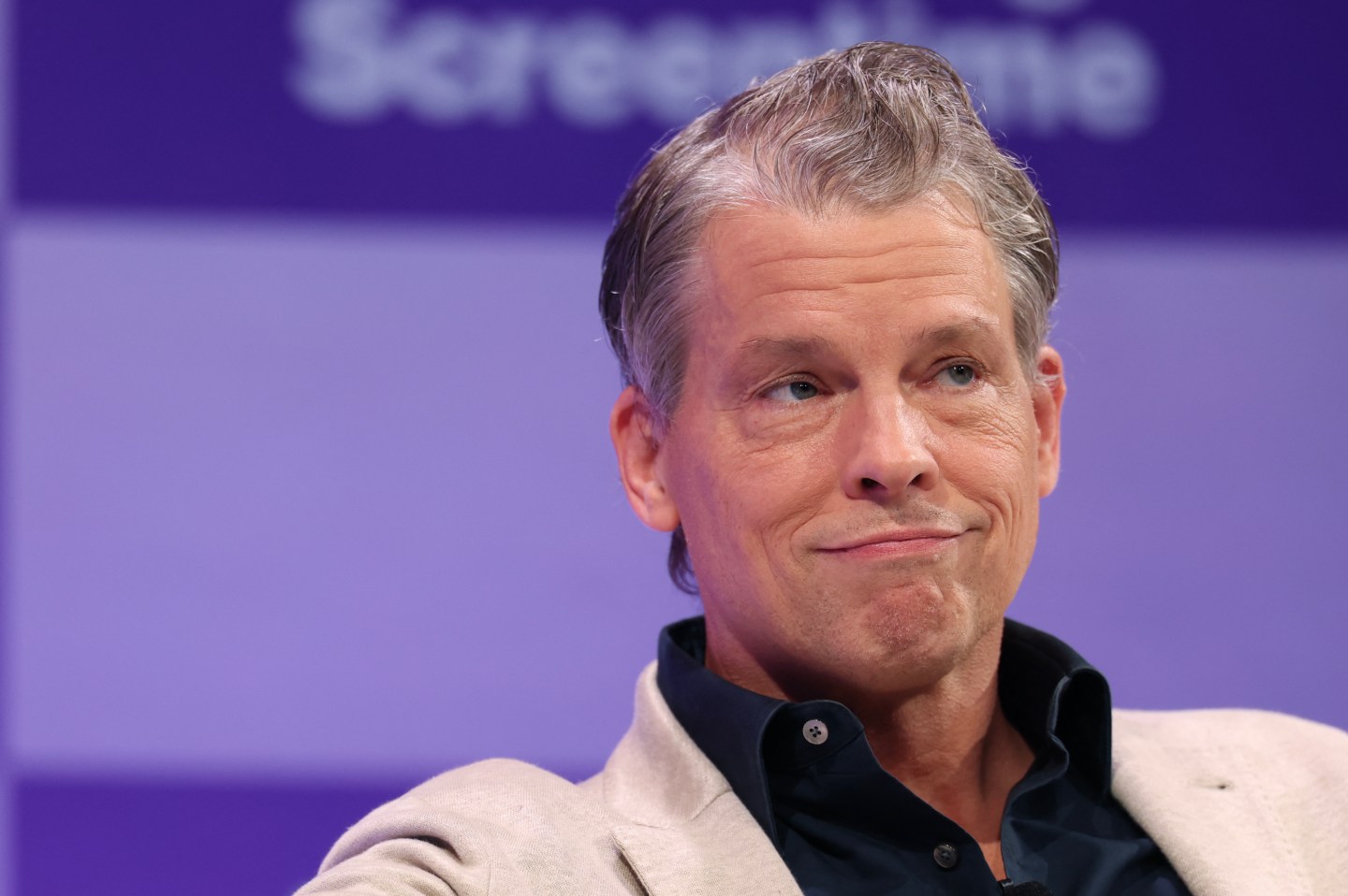 El codirector ejecutivo de Netflix, Greg Peters, habla en Los Ángeles el 8 de octubre de 2025. (Foto: Patrick T. Fallon/AFP/Getty Images)