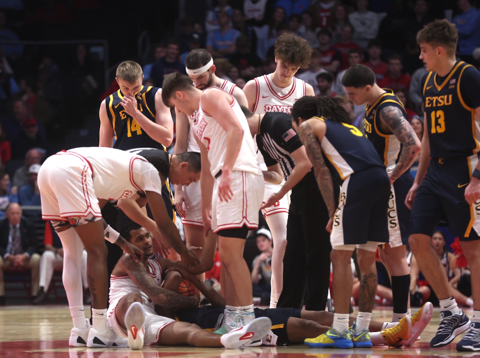 Dayton y East Tennessee State se enfrentan después de un salto el martes 2 de diciembre de 2025 en el UD Arena. David Jablonski/Personal
