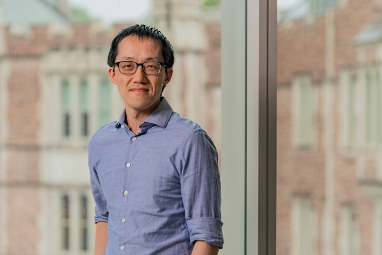 Foto de cabeza del profesor Matthew Lew, Escuela de Ingeniería McKelvey
