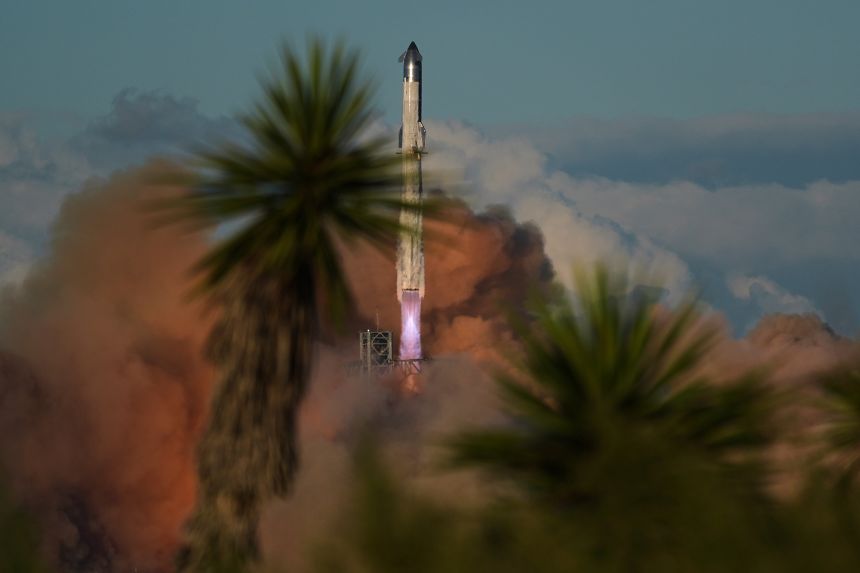 El cohete pesado Starship de SpaceX realizará un vuelo de prueba en octubre.