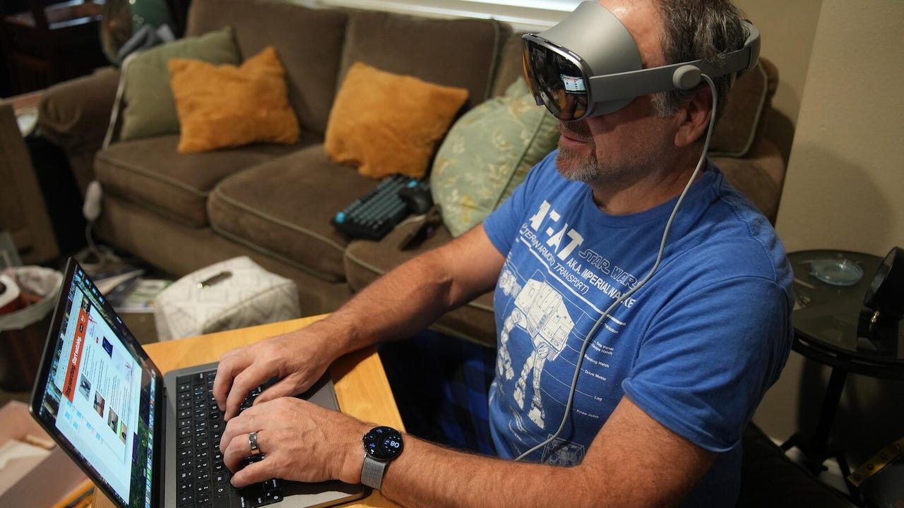 Hay tres pantallas grandes disponibles usando Virtual Desktop en una Mac o PC