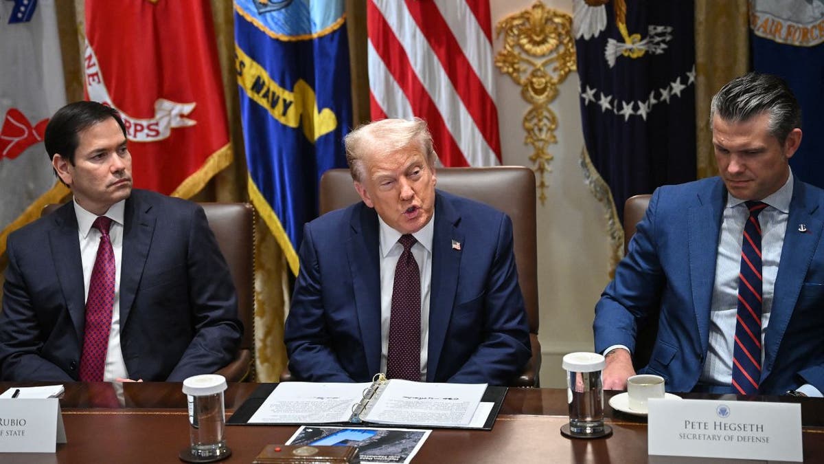 Trump con Rubio y Hegseth