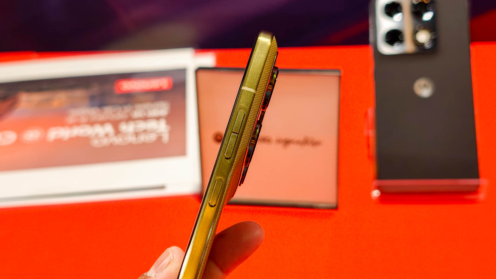 Pruebas prácticas de Motorola Signature en Android Central