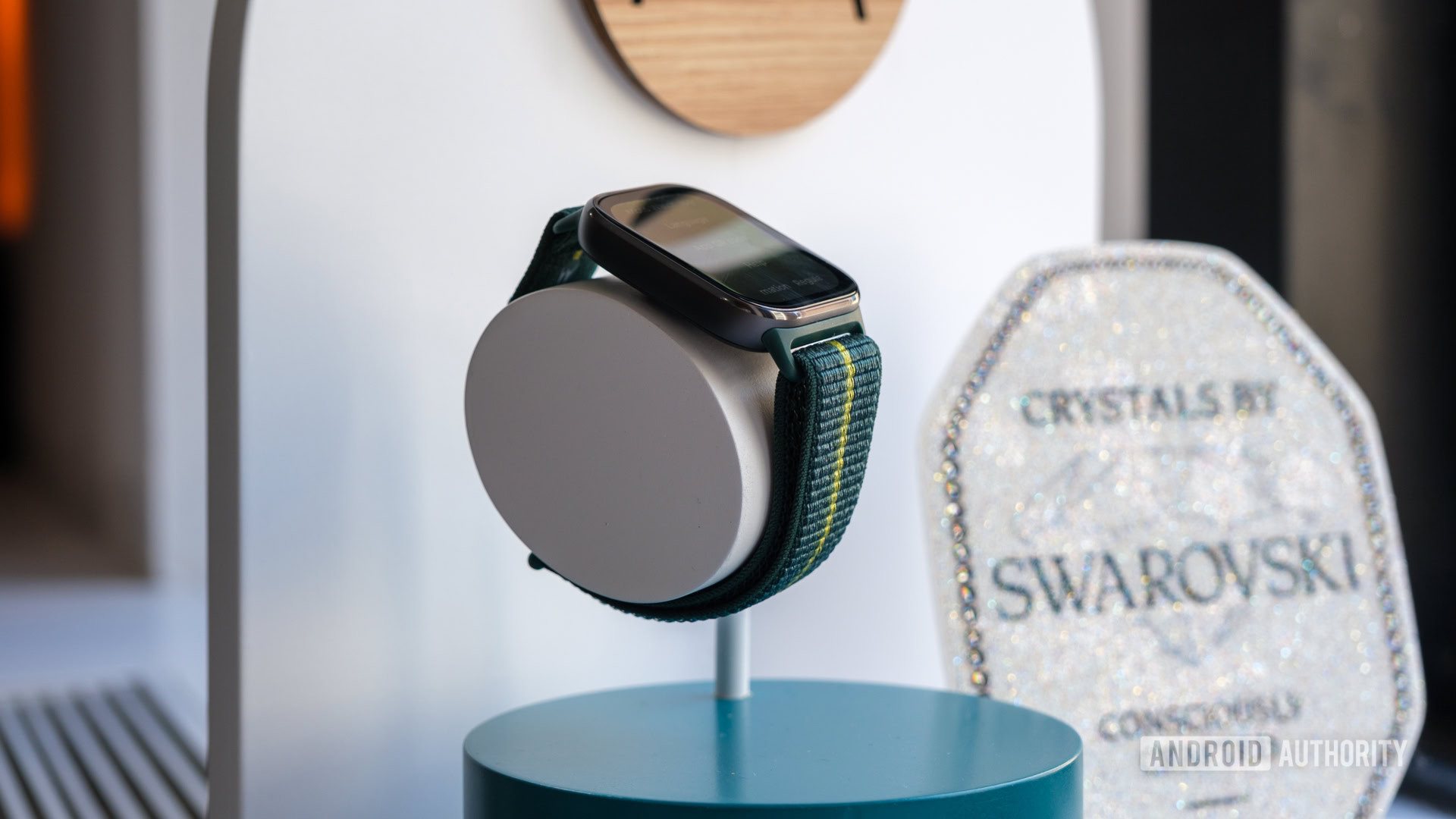 Motorola Moto Watch Fit en el soporte