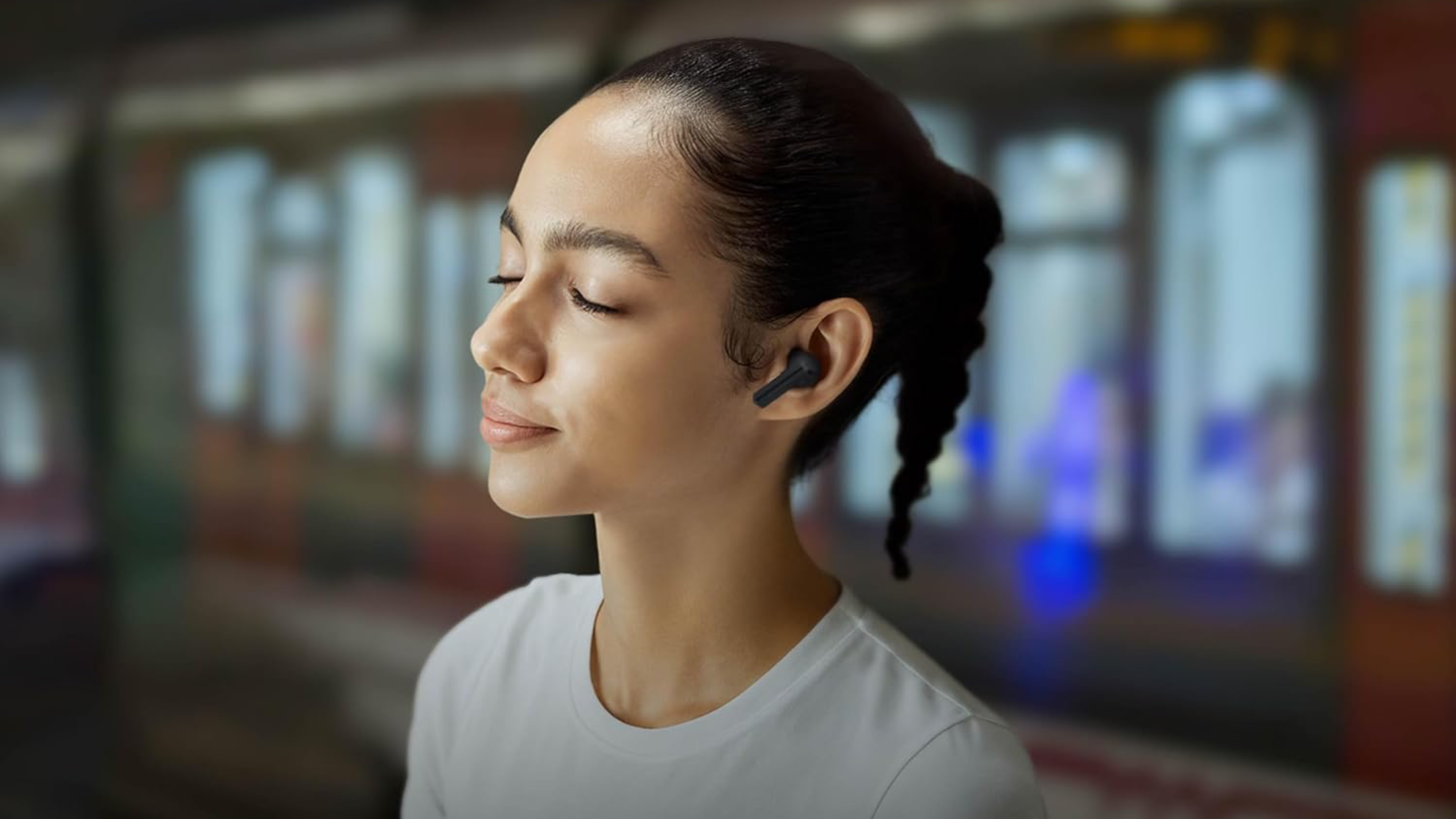 Los Samsung Galaxy Buds 3 FE en imágenes de prensa oficiales.