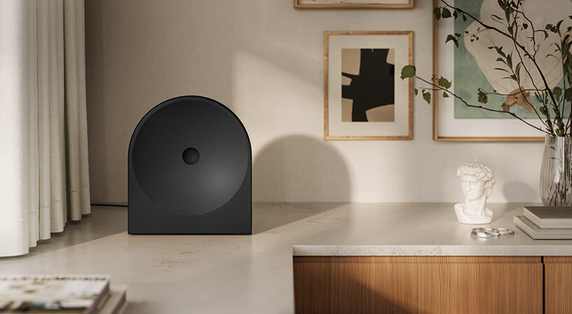 Erwan Bouroullec da forma a los altavoces del 'estudio de música' de Samsung alrededor de un punto circular