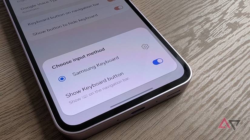 mitad inferior del teléfono Android que muestra una ventana con botones e interruptores