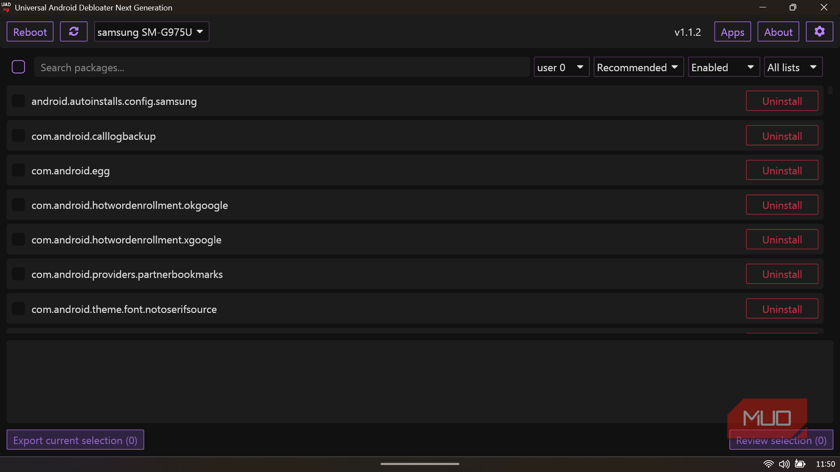 Vista de lista principal de Universal Android Debloater que muestra los paquetes instalados con opciones de desinstalación.