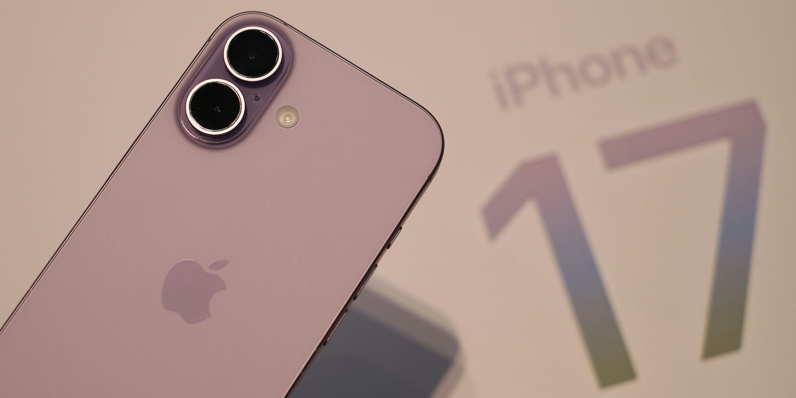 Tres formas en que Apple logró las mejores ventas de iPhone de la historia en China | Se muestra el modelo base de iPhone 17