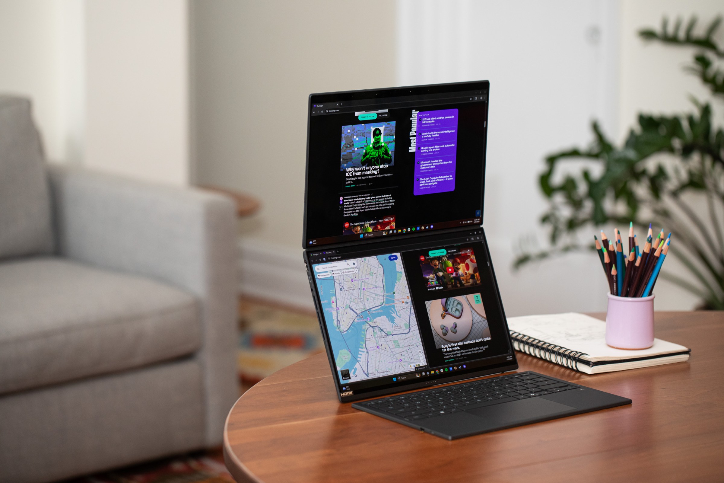 El Zenbook Duo de doble pantalla de Asus es un portátil grande y único. También es muy caro.